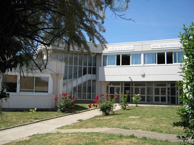 Entrée batiment principal et administration